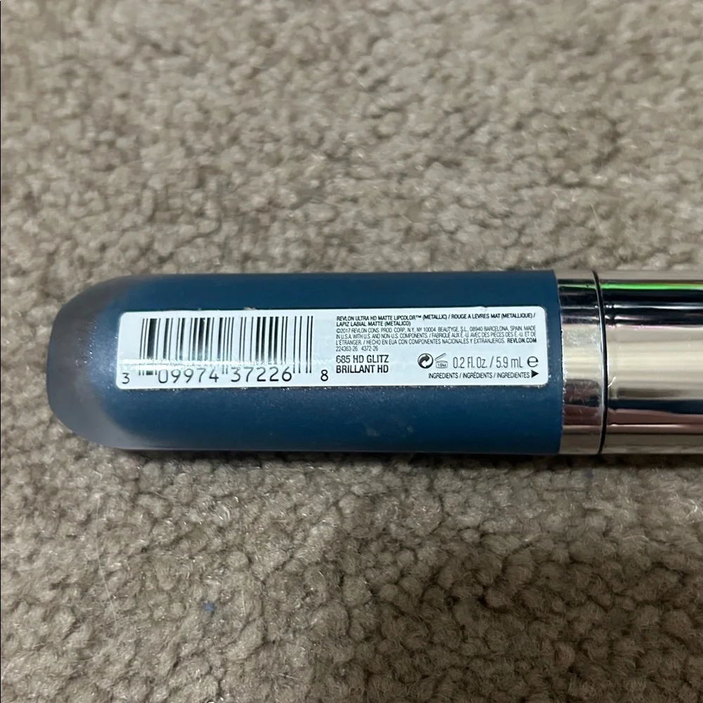 Revlon Metallic Matte Lipcolor in Silver and Gray - Picture 3 of 4